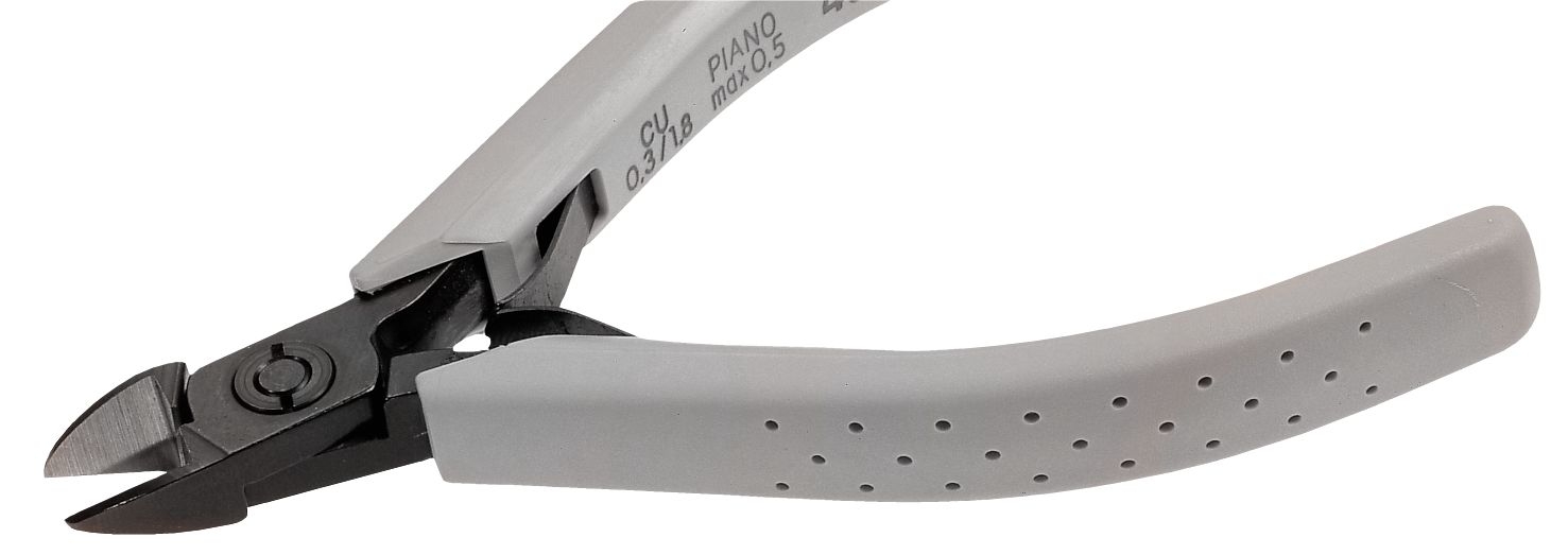 Diagonal cutting pliers