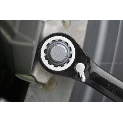 SVB1214 - klucz oczkowy z grzechotką, główka o profilu rowkowanym Spline, 3/8" - 7/16"